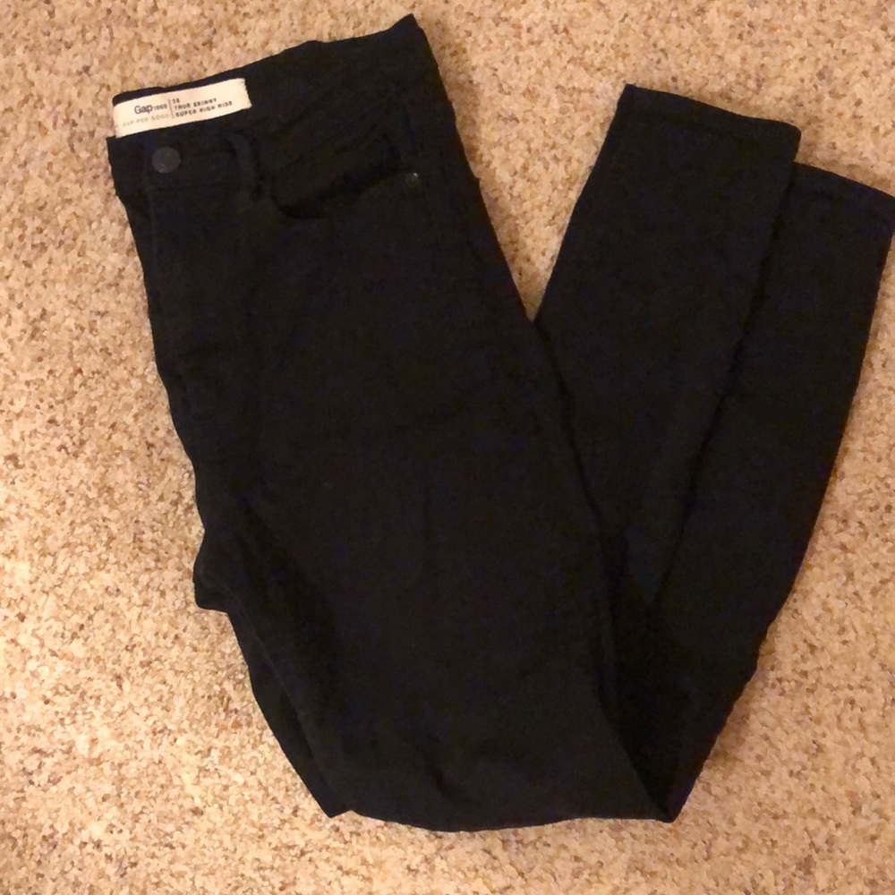 Black skinny Jean.